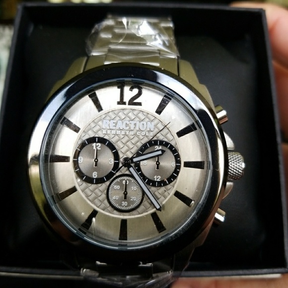 Kenneth Cole Reaction Men's 'Sport' Quartz Watch - Picture 2 of 4